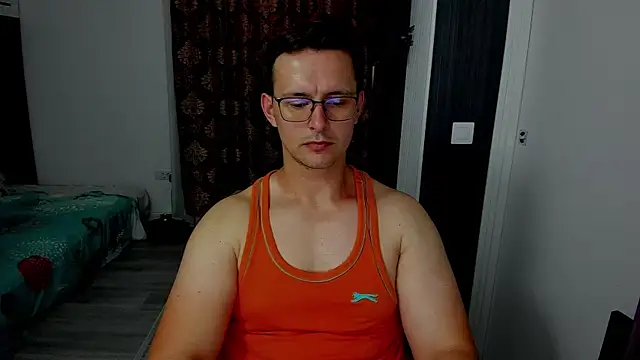 sexxymuscles4u online show from 10, 9, 2025