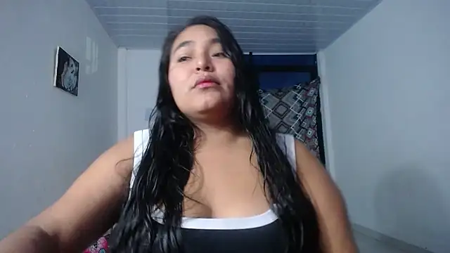 Snapshot of sirena_15 chatting on 9, 10, 2025 sirena 15 online show from 9, 10, 2025