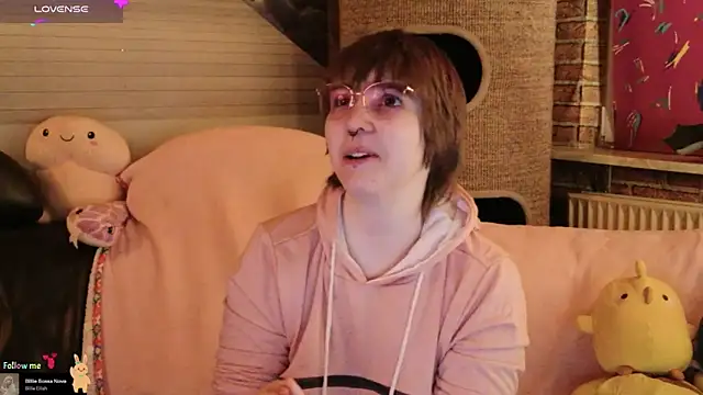 Snapshot of GamerGirl_Eve chatting on 26, 11, 2025 GamerGirl Eve online show from 26, 11, 2025