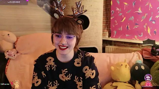 Snapshot of GamerGirl_Eve chatting on 21, 11, 2025 GamerGirl Eve online show from 21, 11, 2025