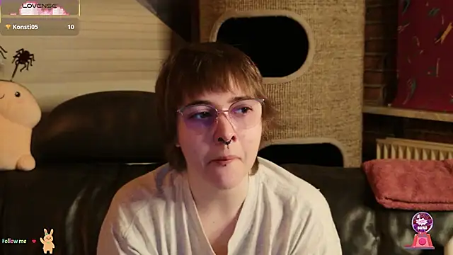 Snapshot of GamerGirl_Eve chatting on 26, 10, 2025 GamerGirl Eve online show from 26, 10, 2025