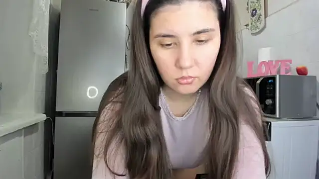 MiaMarrone online show from 21, 12, 2025