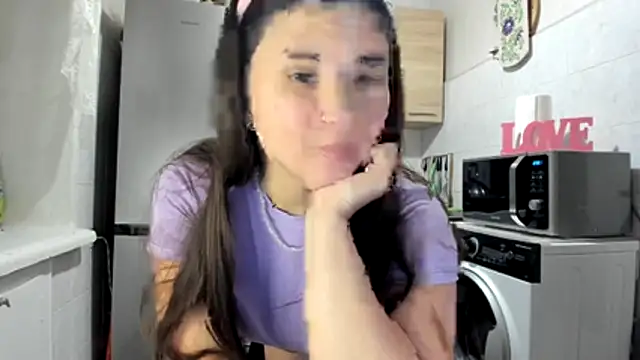 MiaMarrone online show from 16, 12, 2025