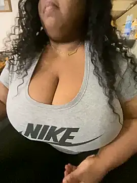 Snapshot of EbonyGoddessKira chatting on 2, 1, 2025 EbonyGoddessKira online show from 2, 1, 2025