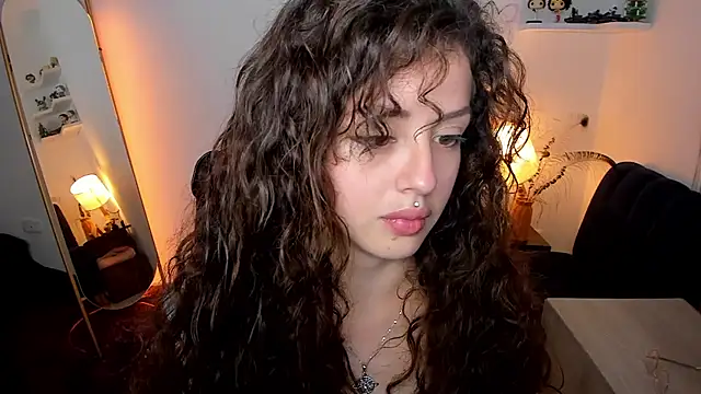 Cassandra Caiin online show from 21, 4, 2026