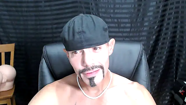 Snapshot of ThickD2C chatting on 9, 3, 2025 ThickD2C online show from 9, 3, 2025