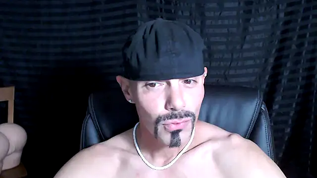 Snapshot of ThickD2C chatting on 16, 2, 2025 ThickD2C online show from 16, 2, 2025
