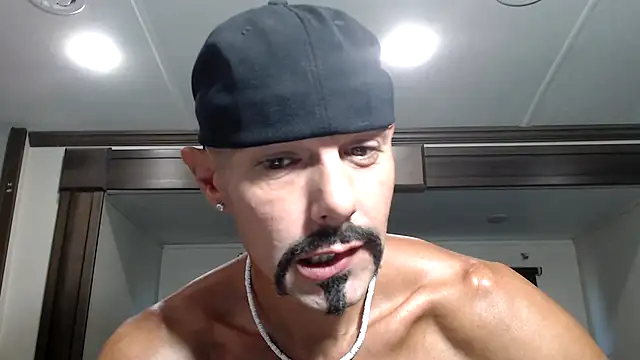 Snapshot of ThickD2C chatting on 9, 9, 2025 ThickD2C online show from 9, 9, 2025