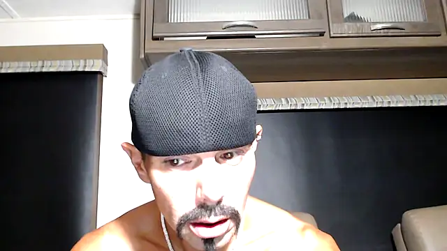 Snapshot of ThickD2C chatting on 15, 5, 2026 ThickD2C online show from 15, 5, 2026