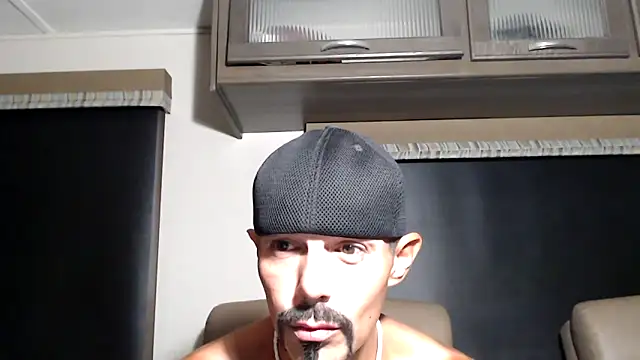 Snapshot of ThickD2C chatting on 1, 5, 2026 ThickD2C online show from 1, 5, 2026