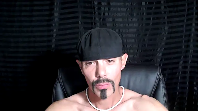 Snapshot of ThickD2C chatting on 10, 2, 2025 ThickD2C online show from 10, 2, 2025