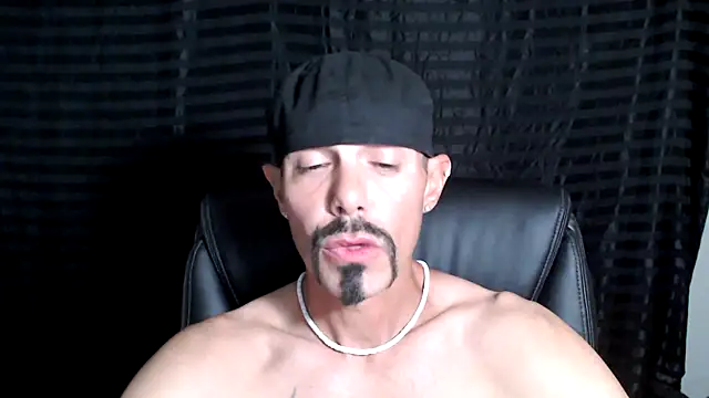 Snapshot of ThickD2C chatting on 13, 2, 2025 ThickD2C online show from 13, 2, 2025