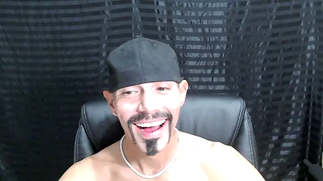 Snapshot of ThickD2C chatting on 2, 1, 2025 ThickD2C online show from 2, 1, 2025