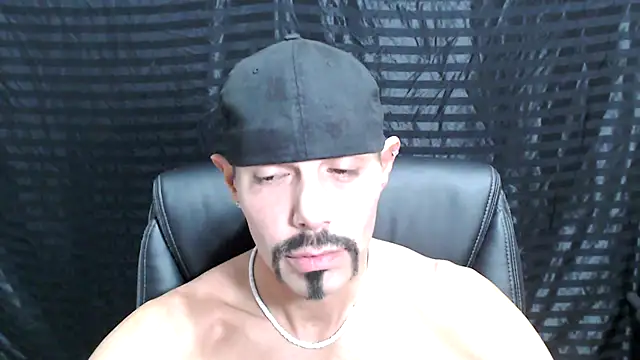 Snapshot of ThickD2C chatting on 20, 12, 2024 ThickD2C online show from 20, 12, 2024