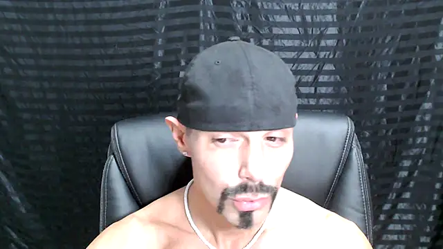 Snapshot of ThickD2C chatting on 19, 12, 2024 ThickD2C online show from 19, 12, 2024