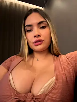 AnaCarrera online show from 26, 10, 2025