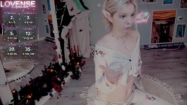 Careful i bite online show from 13, 11, 2025