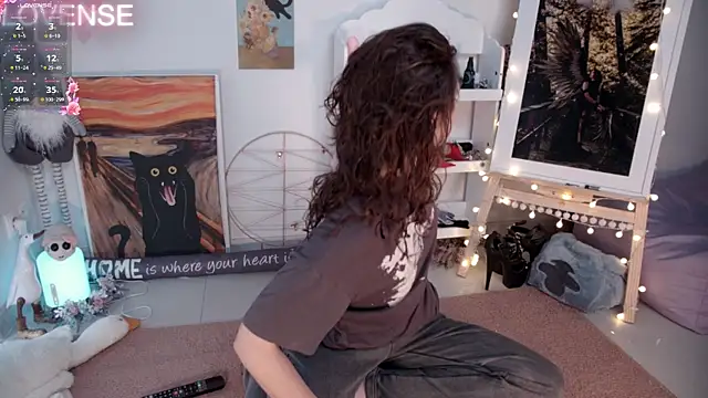 Careful i bite online show from 1, 2, 2025