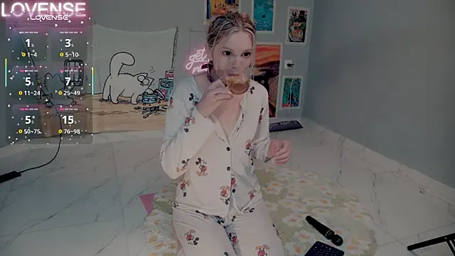 Careful i bite online show from 16, 9, 2025