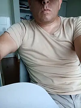 chicoguapo8 online show from 20, 2, 2025