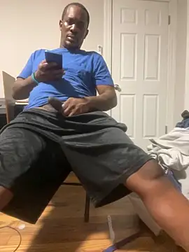 Snapshot of Makeyoucumallover chatting on 3, 10, 2025 Makeyoucumallover online show from 3, 10, 2025