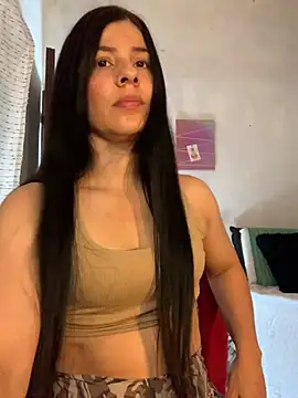 Snapshot of Estefani_32 chatting on 15, 7, 2026 Estefani 32 online show from 15, 7, 2026