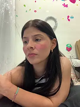 Estefani 32 online show from 15, 4, 2026