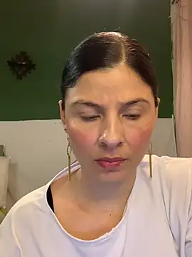 Estefani 32 online show from 13, 2, 2026