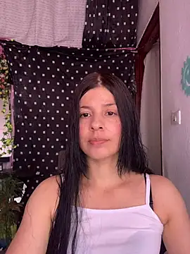 Snapshot of Estefani_32 chatting on 16, 6, 2026 Estefani 32 online show from 16, 6, 2026