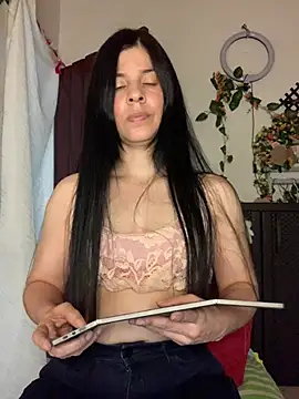 Snapshot of Estefani_32 chatting on 29, 6, 2026 Estefani 32 online show from 29, 6, 2026