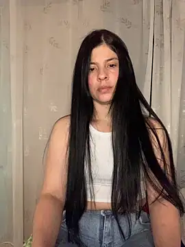 Snapshot of Estefani_32 chatting on 28, 6, 2026 Estefani 32 online show from 28, 6, 2026