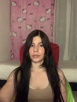 Snapshot of Estefani_32 chatting on 21, 6, 2026 Estefani 32 online show from 21, 6, 2026