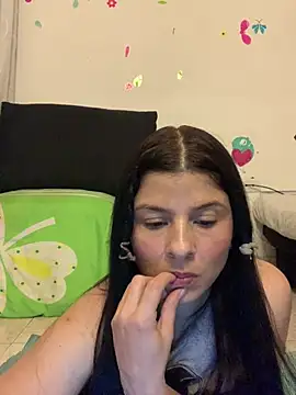 Estefani 32 online show from 27, 4, 2026