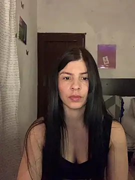 Snapshot of Estefani_32 chatting on 17, 7, 2026 Estefani 32 online show from 17, 7, 2026