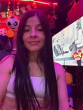 Snapshot of Estefani_32 chatting on 27, 6, 2026 Estefani 32 online show from 27, 6, 2026