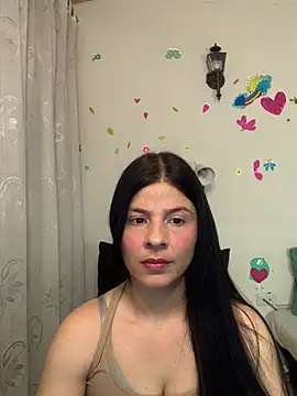 Estefani 32 online show from 4, 5, 2026