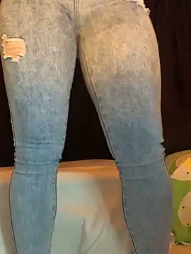 Estefani 32 online show from 8, 3, 2026