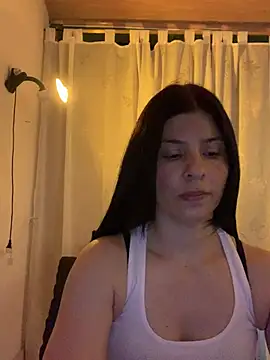 Estefani 32 online show from 17, 5, 2026