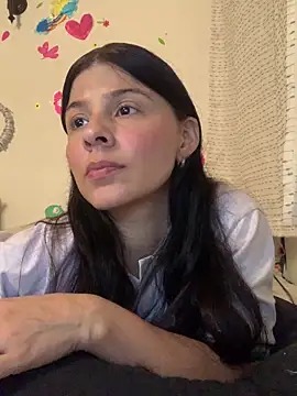 Estefani 32 online show from 17, 4, 2026