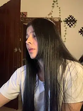 Estefani 32 online show from 18, 4, 2026