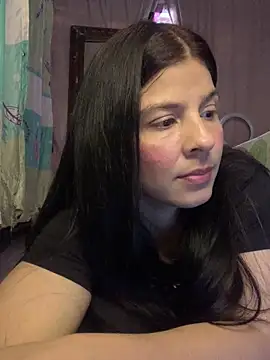 Estefani 32 online show from 4, 4, 2026