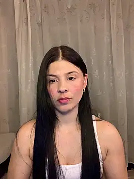 Estefani 32 online show from 7, 5, 2026