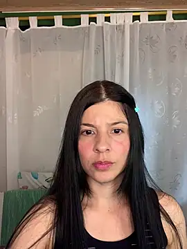 Estefani 32 online show from 8, 5, 2026