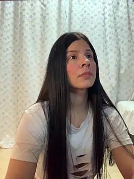 Estefani 32 online show from 23, 3, 2026