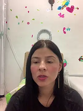 Estefani 32 online show from 19, 4, 2026