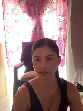 Snapshot of Estefani_32 chatting on 24, 6, 2026 Estefani 32 online show from 24, 6, 2026