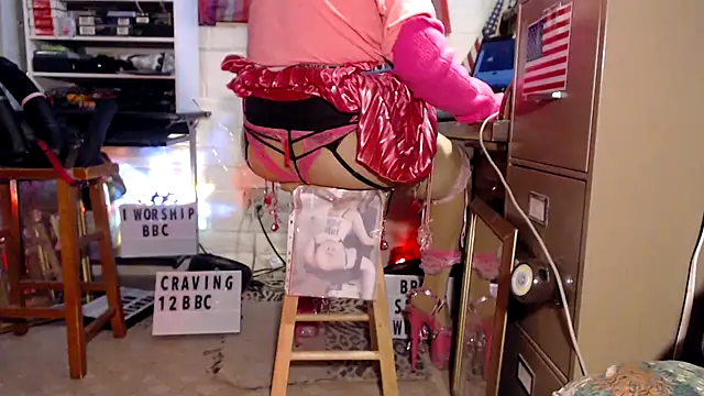 Snapshot of tgirljillforbbc chatting on 1, 12, 2024 tgirljillforbbc online show from 1, 12, 2024