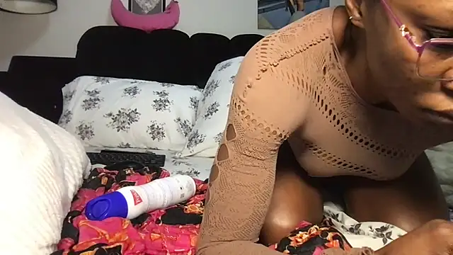 choco petite online show from 8, 4, 2026