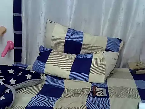 purplescarlet online show from 15, 4, 2026