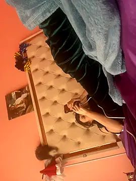 Flossy Vettie online show from 7, 10, 2025